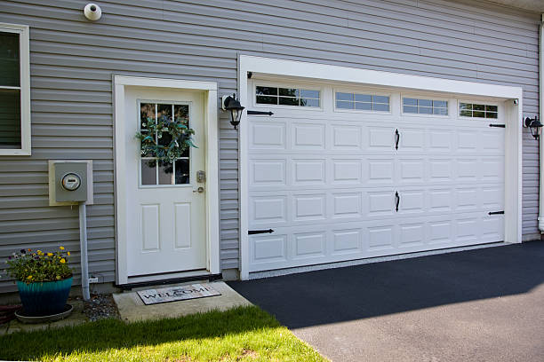 24/7 Emergency Garage Door Panel Replacement experts in Washburn, WI